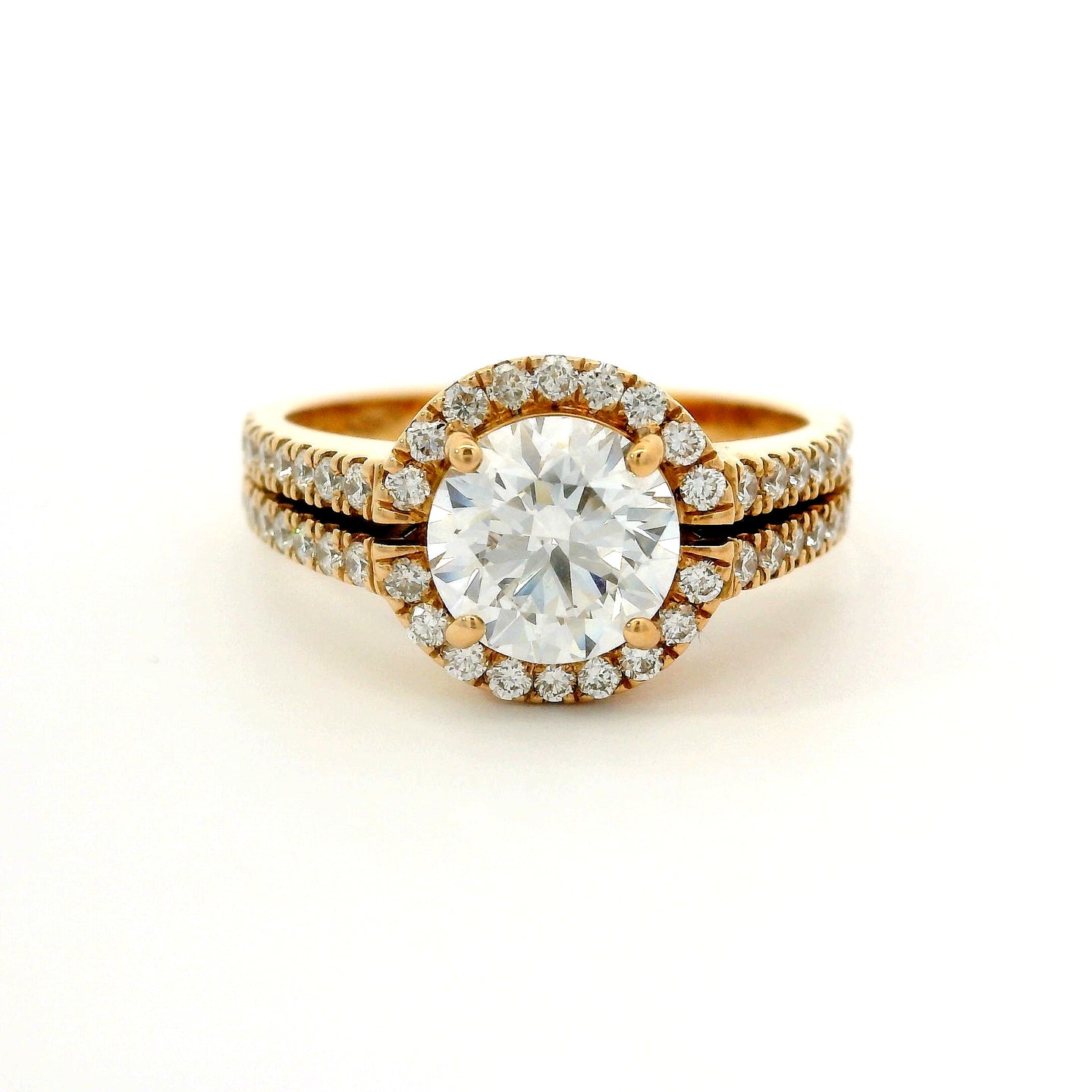 Anello Fancy in oro rosa con diamanti lab-grown taglio brillante, 1,98 carati.