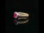 Solitario Queen con contorno in oro giallo tubogas con Zaffiro rosa Lab-Grown taglio ovale e Diamanti Lab-Grown taglio brillante.
