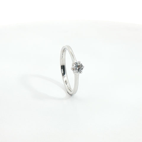 Solitaire in white gold with brilliant-cut lab-grown diamond, 0.26 carats.