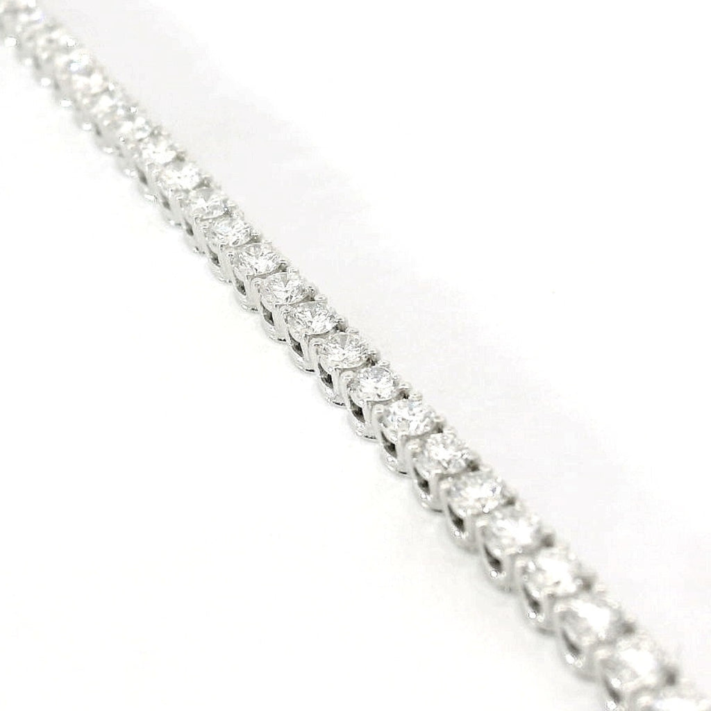 White gold wire tennis bracelet with brilliant-cut lab-grown diamonds, 5.54 carats.