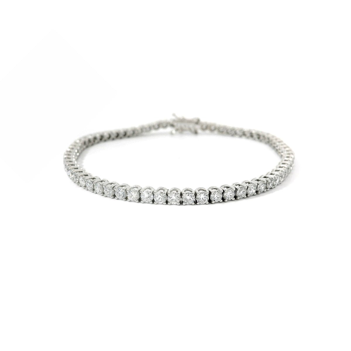 White gold wire tennis bracelet with brilliant-cut lab-grown diamonds, 5.54 carats.