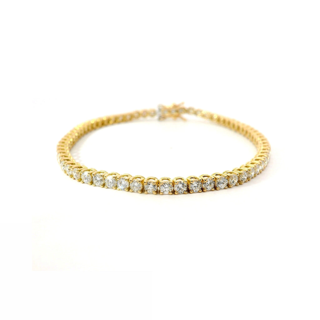 White gold wire tennis bracelet with brilliant-cut diamonds, 5.54 carats.