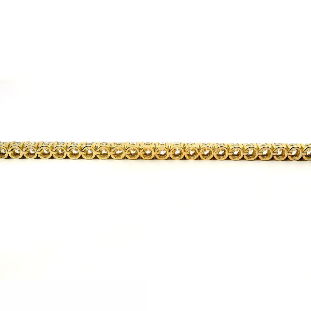White gold wire tennis bracelet with brilliant-cut diamonds, 5.54 carats.