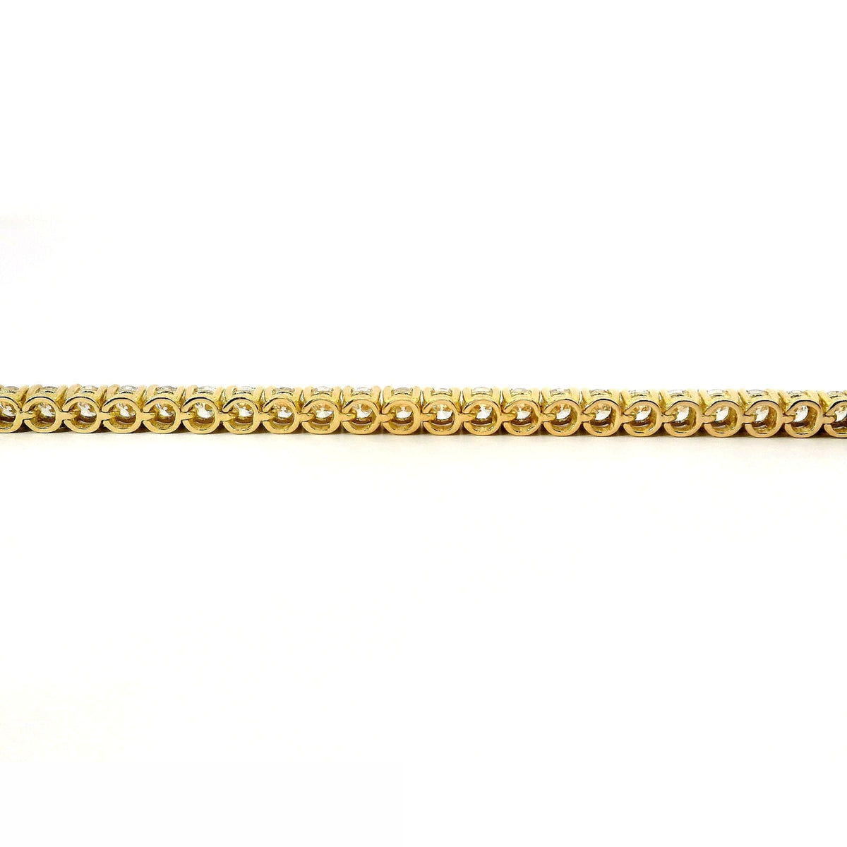 White gold wire tennis bracelet with brilliant-cut diamonds, 5.54 carats.