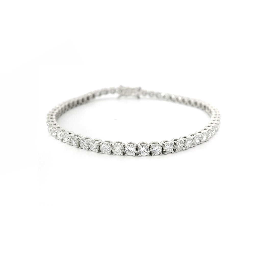 White gold wire tennis bracelet with brilliant-cut lab-grown diamonds, 5.54 carats.