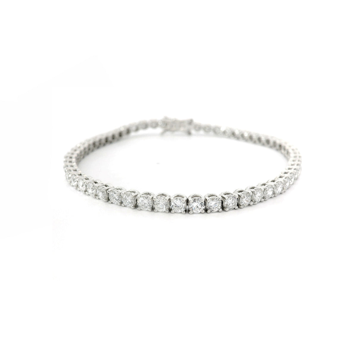 White gold wire tennis bracelet with brilliant-cut lab-grown diamonds, 5.54 carats.