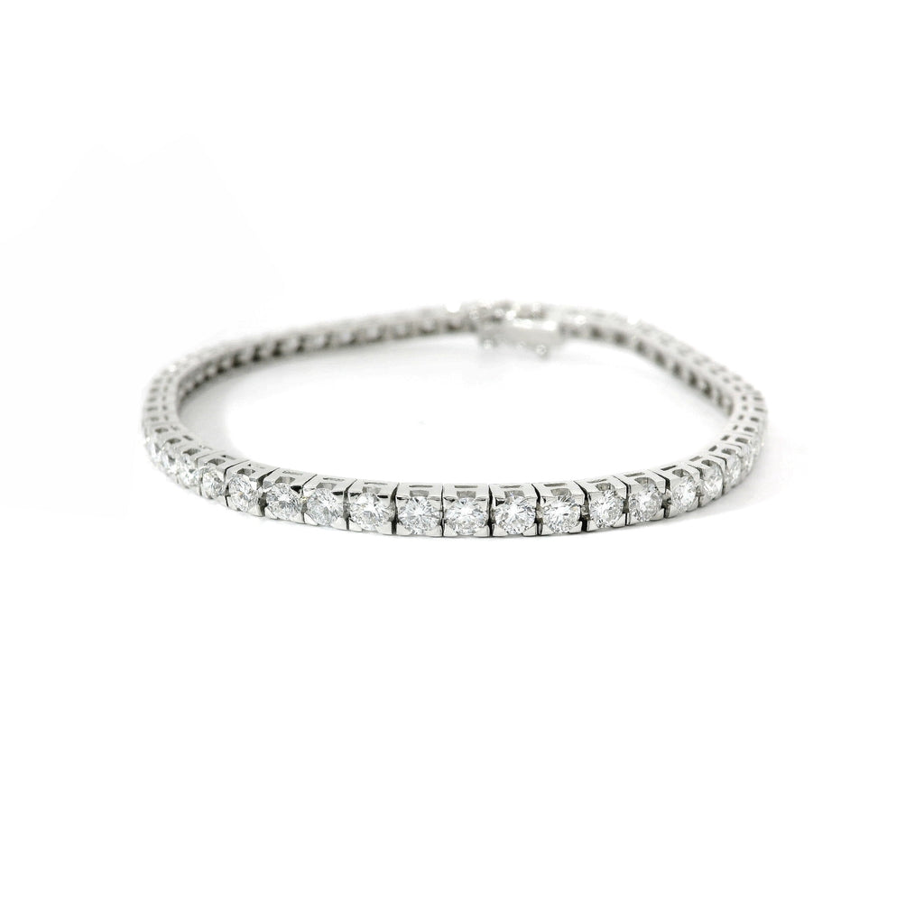 Bracciale Tennis tornito in oro bianco con diamanti lab-grown taglio brillante, 5,32 carati.