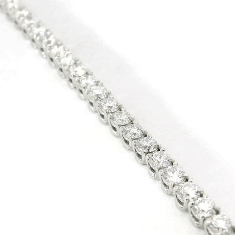 Bracciale Tennis a filo in oro bianco con diamanti lab-grown taglio brillante, 5,54 carati.