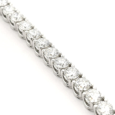 Bracciale Tennis a filo in oro bianco con diamanti lab-grown taglio brillante, 6,20 carati.