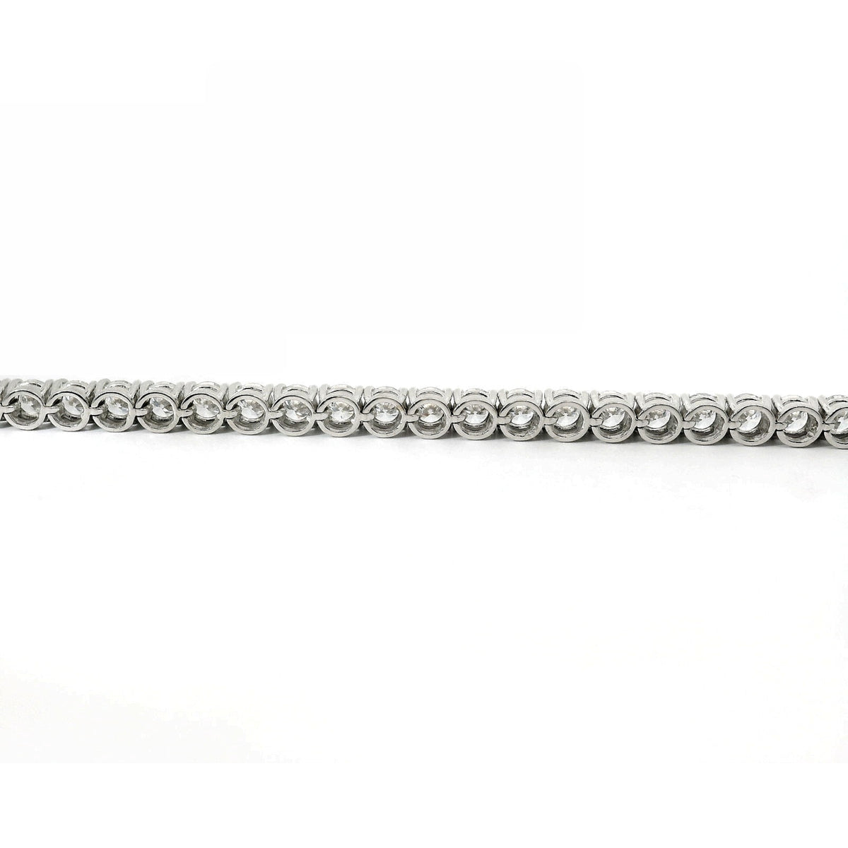 White gold wire tennis bracelet with brilliant-cut lab-grown diamonds, 5.54 carats.