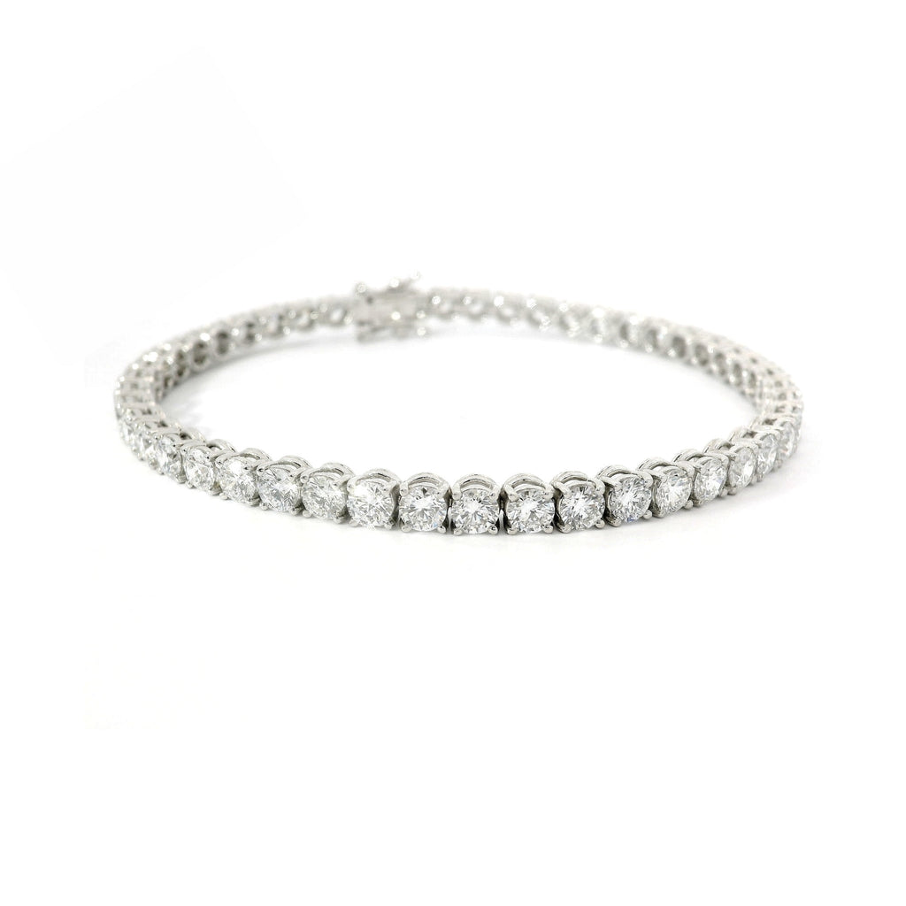 White gold wire tennis bracelet with brilliant-cut lab-grown diamonds, 5.54 carats.