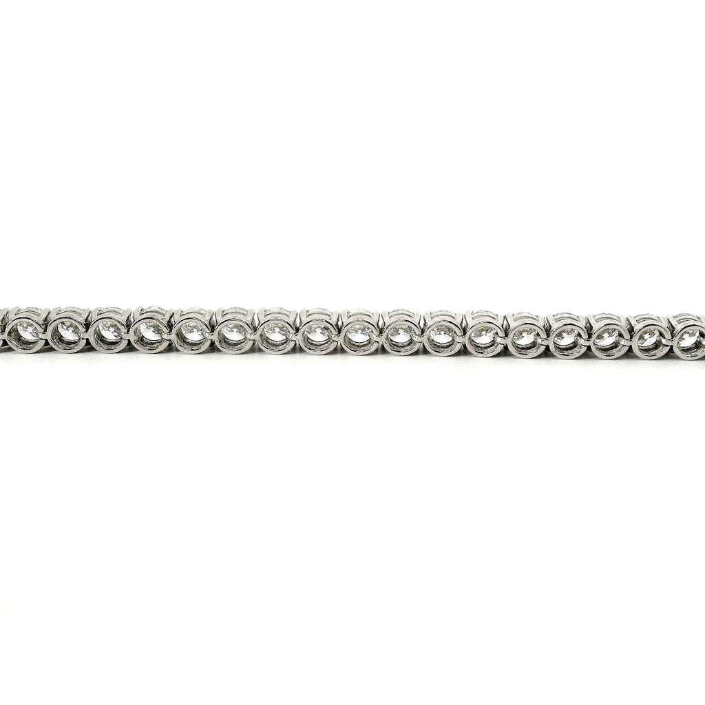 Bracciale Tennis a filo in oro bianco con diamanti lab-grown taglio brillante, 9,27 carati.