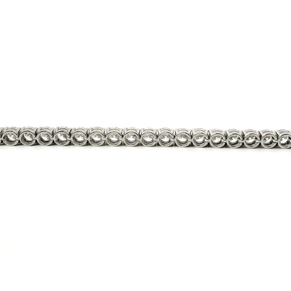 White gold wire tennis bracelet with brilliant-cut lab-grown diamonds, 5.54 carats.