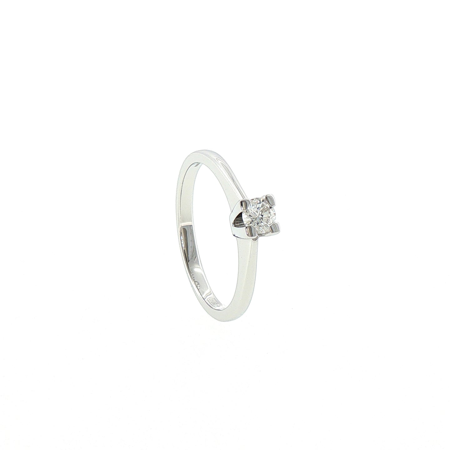 Solitario a "V" In Argento 925 con Diamante Lab-Grown taglio brillante.