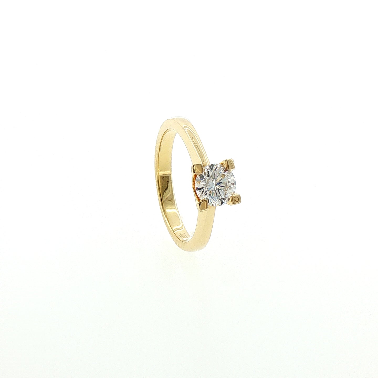 Solitario a "V" In Argento 925 Dorato con Diamante Lab-Grown taglio brillante.