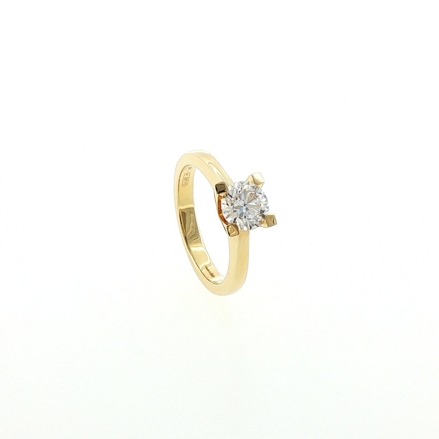 Solitario a "V" In Argento 925 Dorato con Diamante Lab-Grown taglio brillante.