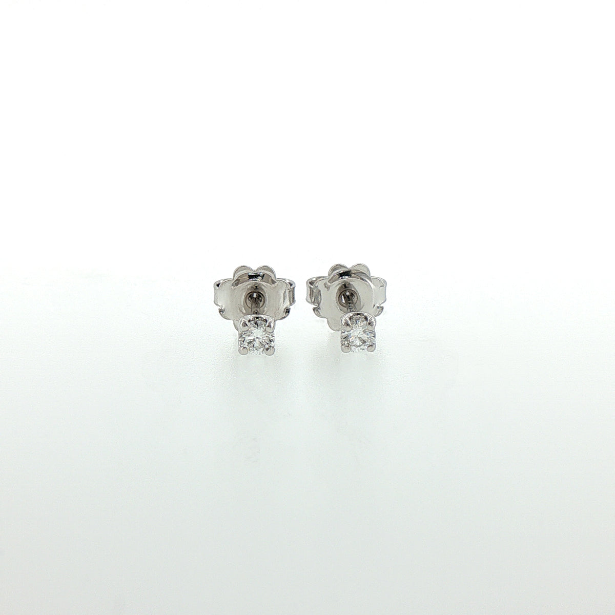 White gold stud earrings with brilliant-cut lab-grown diamonds, 2.01 carats.
