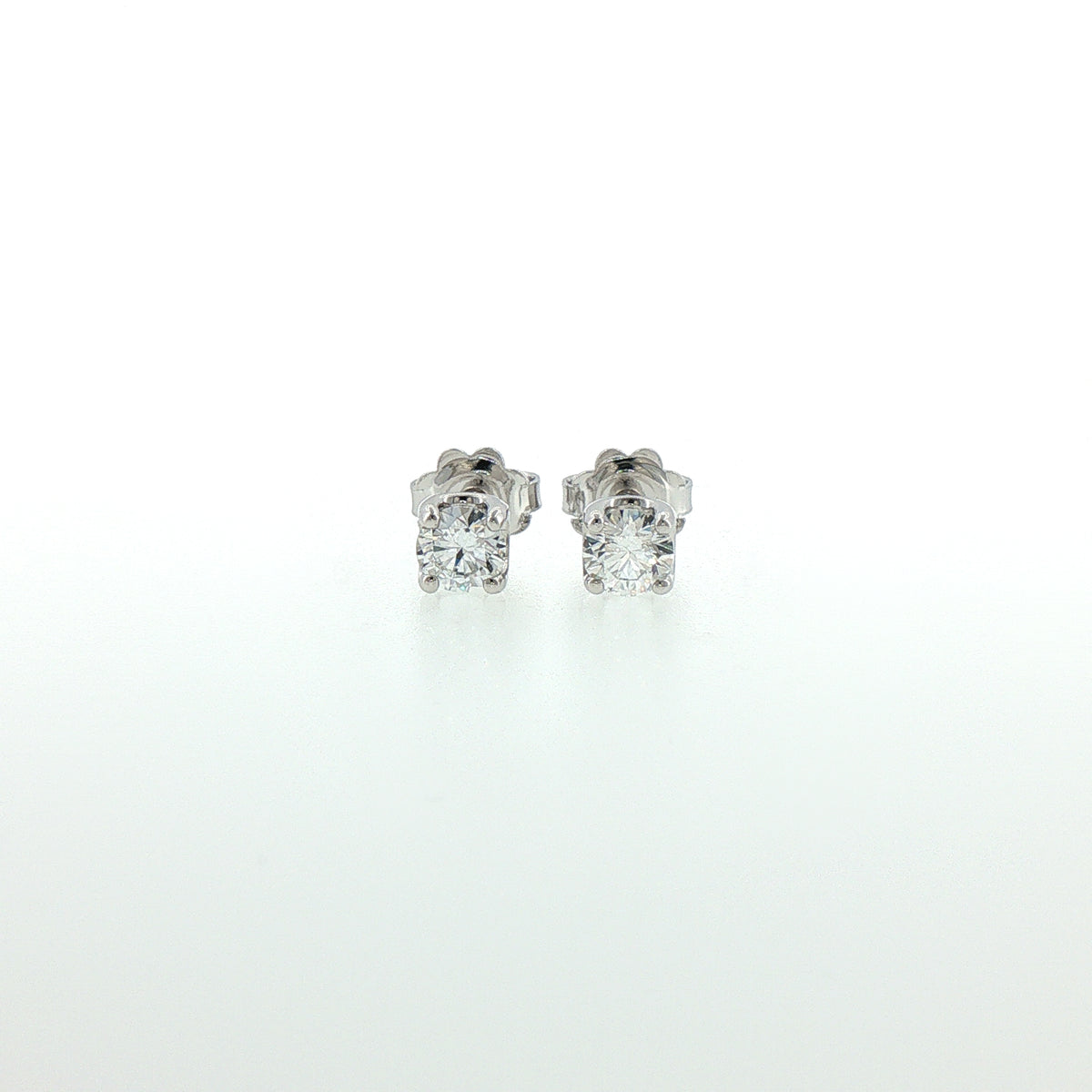 White gold stud earrings with brilliant-cut lab-grown diamonds, 2.01 carats.