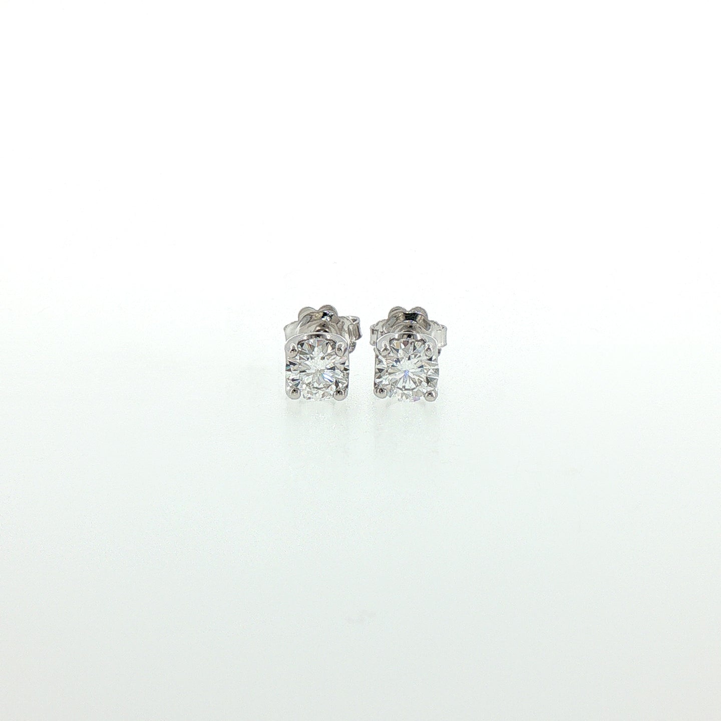 Orecchini Punto Luce in Argento 925 con Diamanti Lab-Grown taglio brillante.