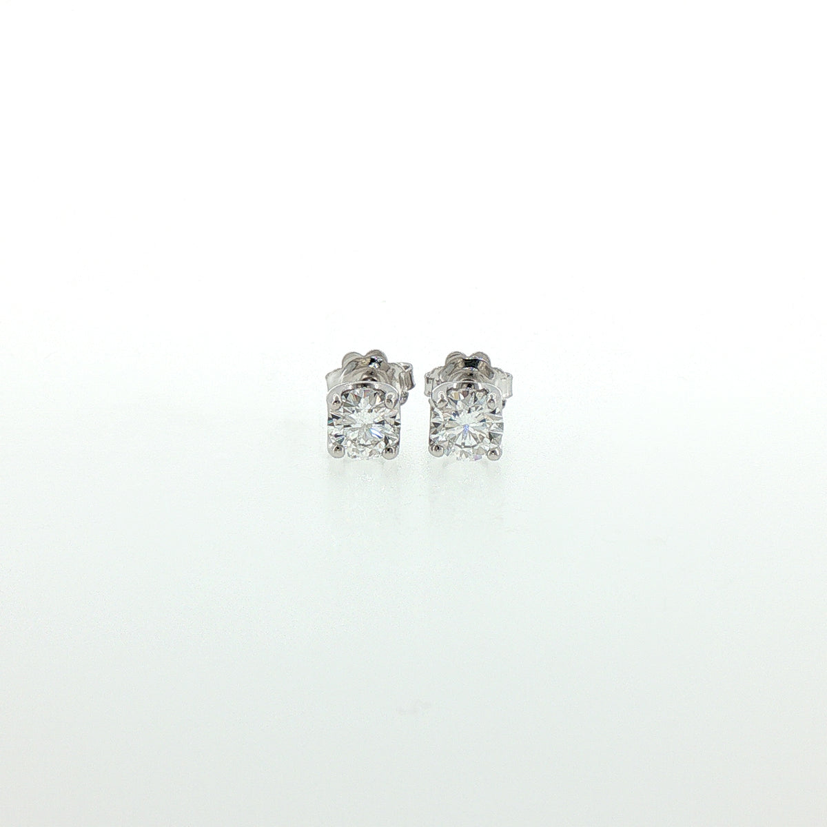 White gold stud earrings with brilliant-cut lab-grown diamonds, 2.01 carats.