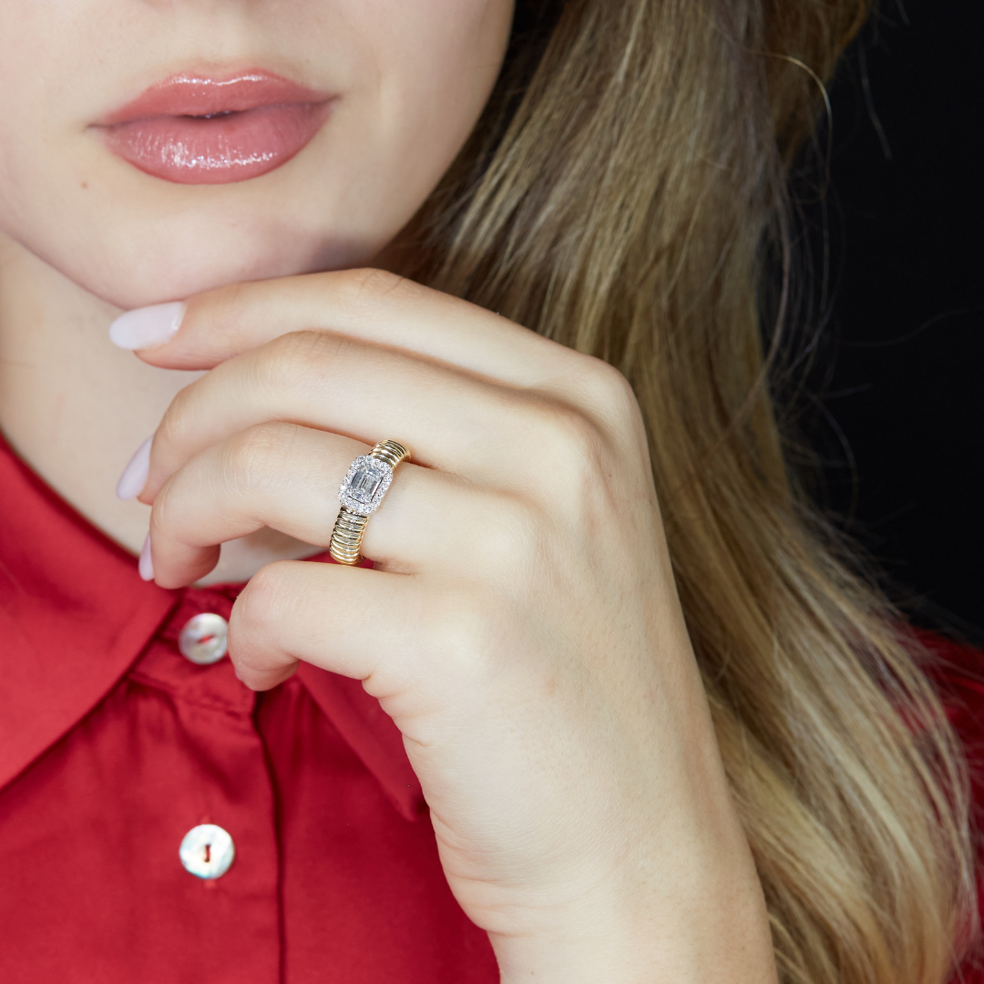 Anello Queen Smeraldo Orizzontale