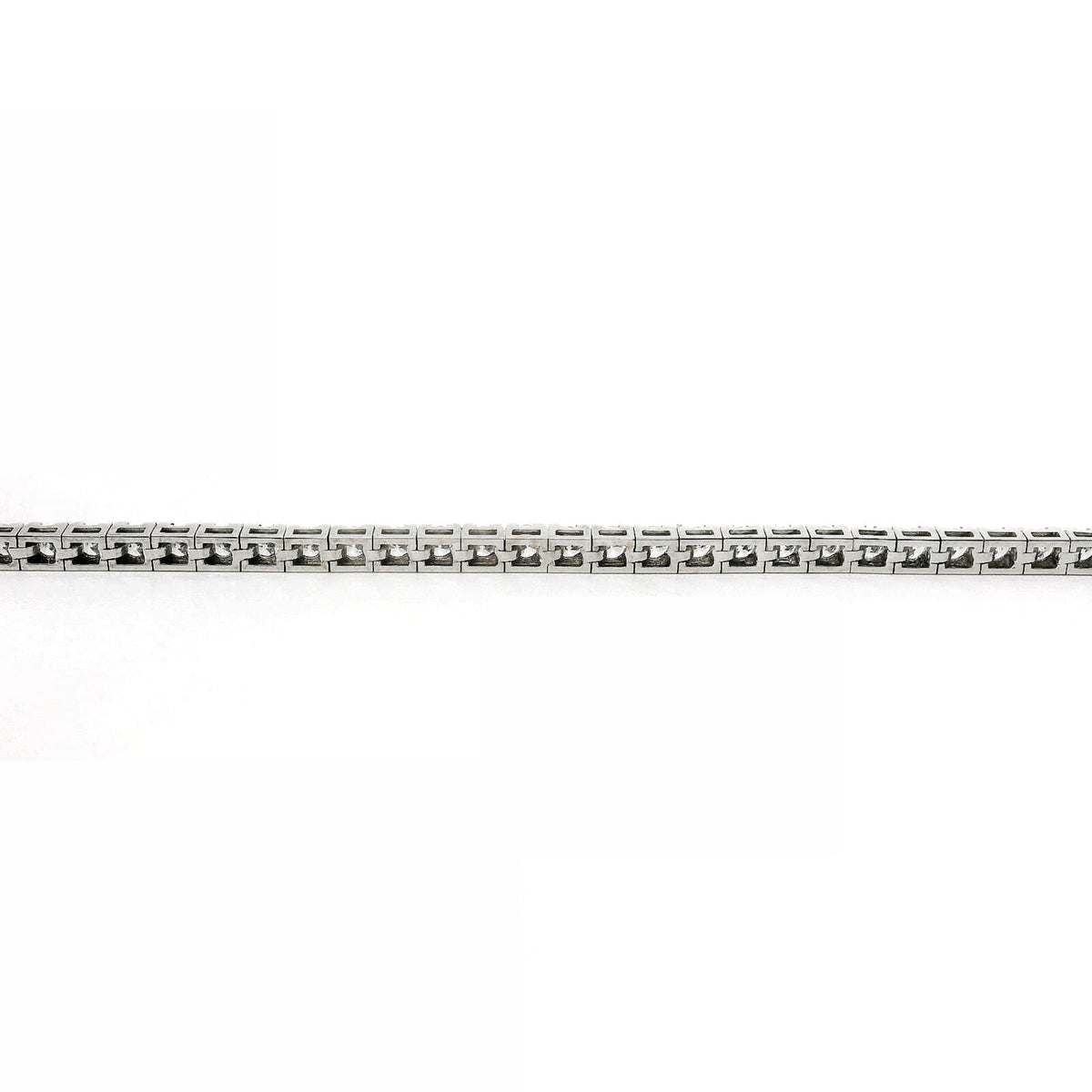 Bracciale Tennis a piramide in oro bianco con diamanti lab-grown taglio brillante, 1,70 carati.