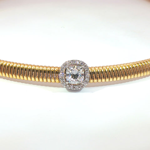 Girocollo Queen con centrale e contorno in oro giallo tubogas con Diamante Lab-Grown taglio cuscino e Diamanti Lab-Grown taglio brillante, 1,21 carati.