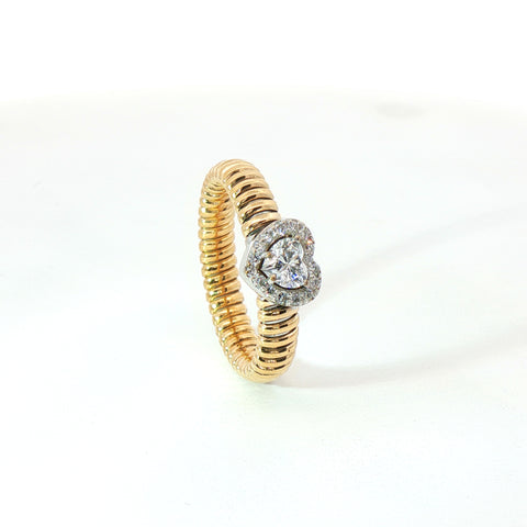 Solitario Queen con contorno in oro giallo tubogas con Diamante Lab-Grown taglio cuore e Diamanti Lab-Grown taglio brillante.