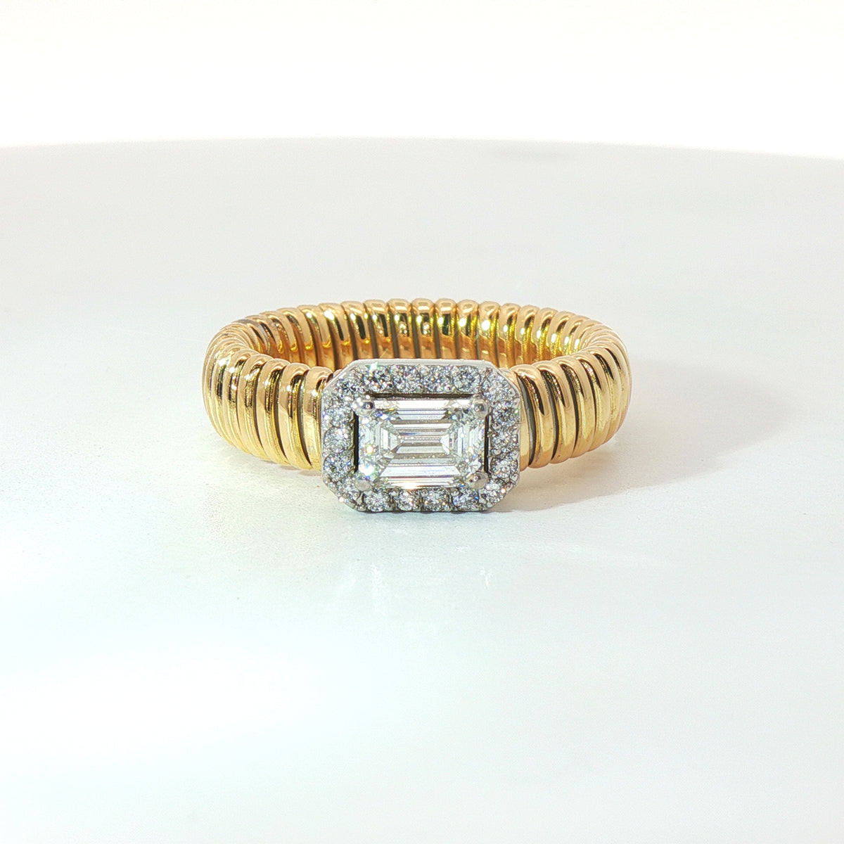 Anello Queen Smeraldo Orizzontale