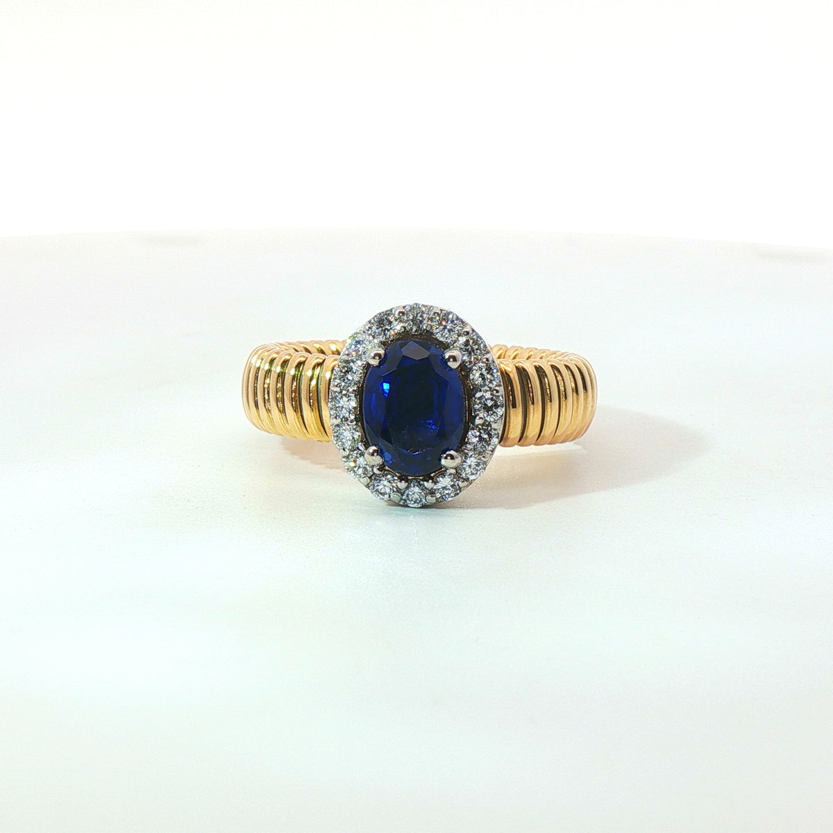 Anello Queen Ovale