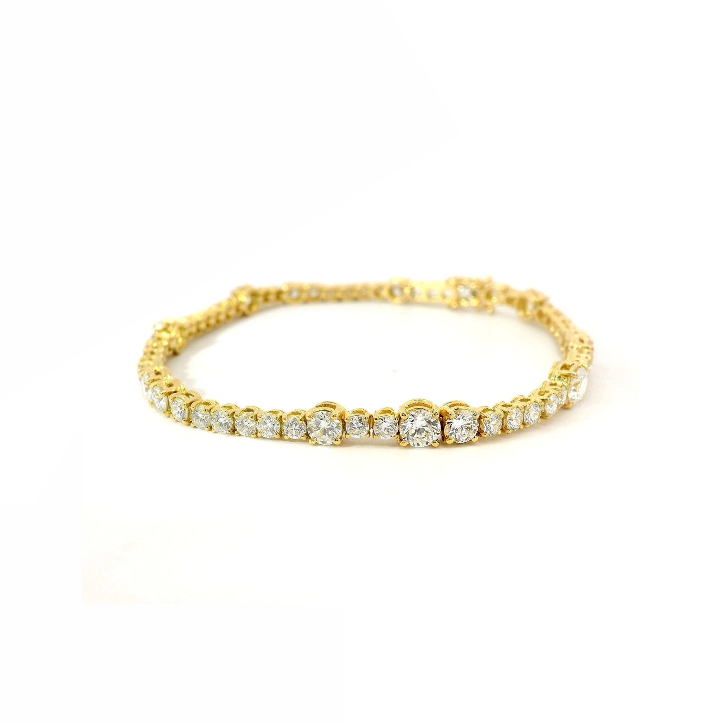 Bracciale Tennis con spot a filo in oro giallo con diamanti lab-grown taglio brillante, 5,85 carati.