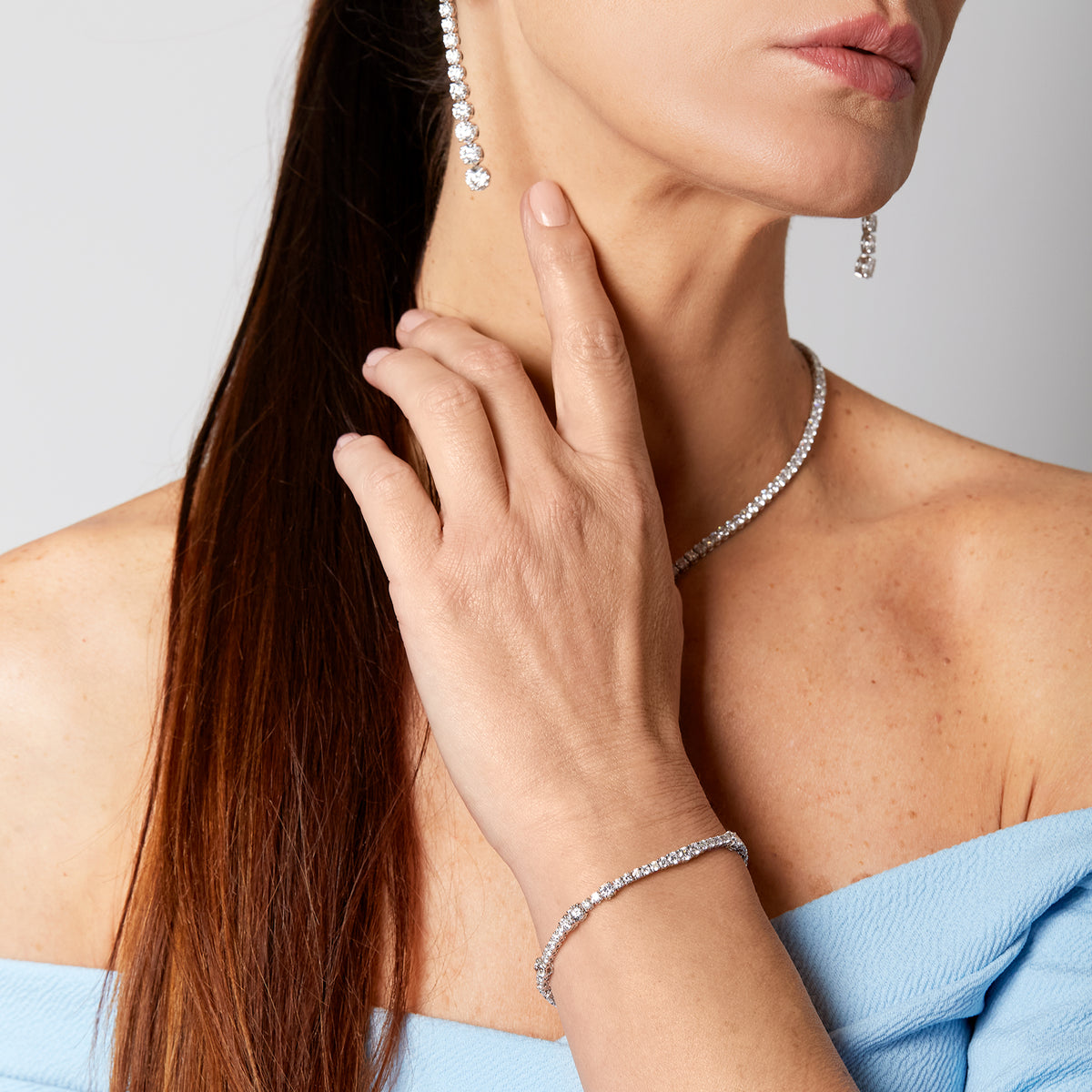 White gold wire spot tennis bracelet with brilliant-cut lab-grown diamonds, 6.06 carats.