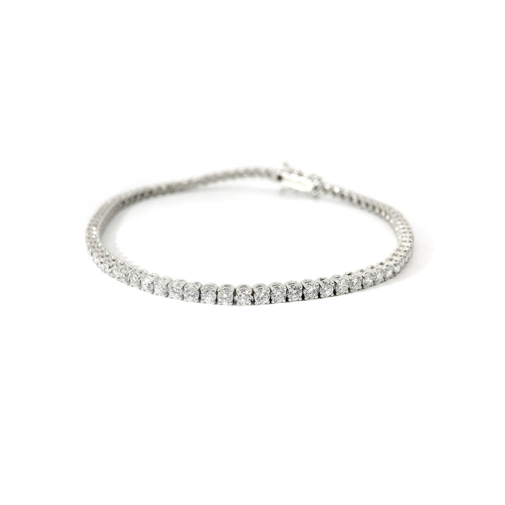 White gold wire tennis bracelet with brilliant-cut lab-grown diamonds, 5.54 carats.