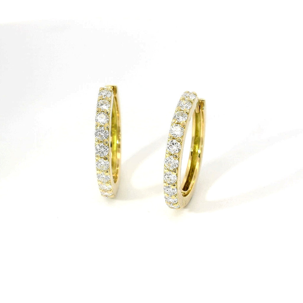 Yellow gold hoop earrings with brilliant-cut diamonds, 1.17 carats.