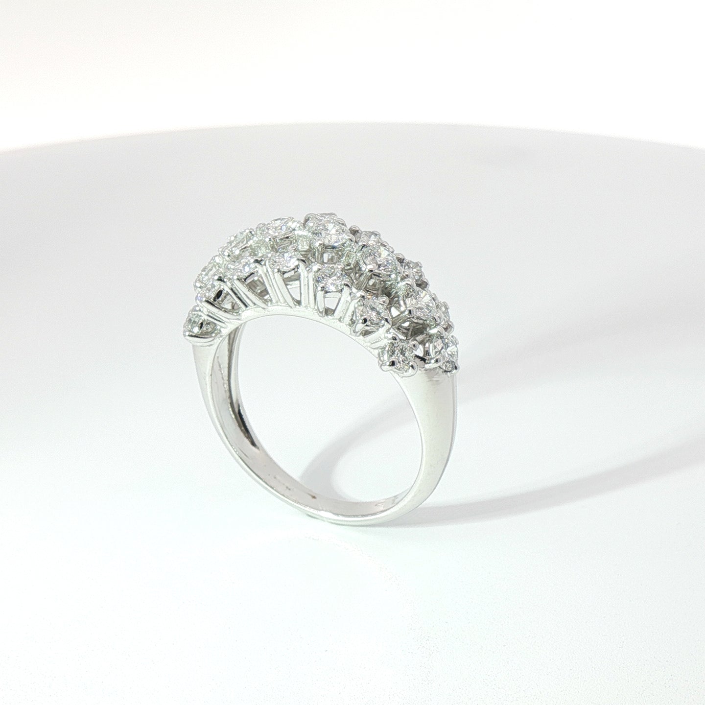 Anello a Fascia in oro bianco con Diamanti Lab-Grown taglio brillante, 1,54 carati.