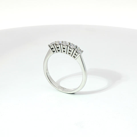 Fedina in oro bianco con diamanti Lab-Grown taglio brillante, 0,47 carati.