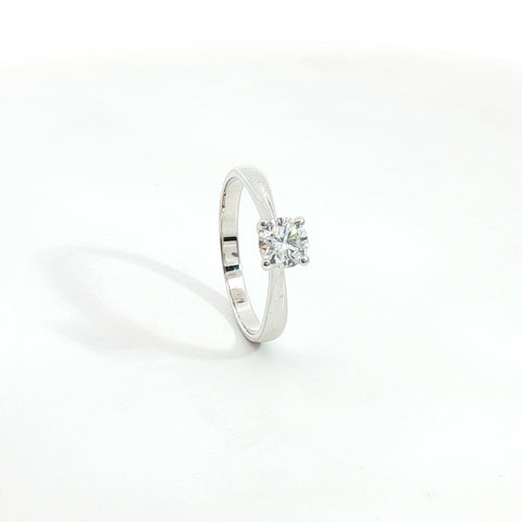 Solitario in oro bianco con diamante Lab-Grown taglio brillante, 0,52 carati.