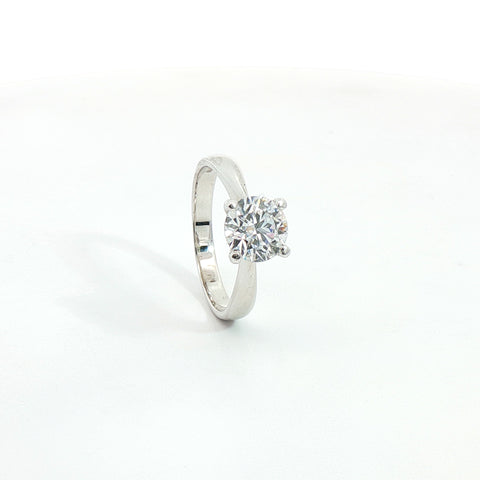 Solitario in oro bianco con diamante Lab-Grown taglio brillante, 1,44 carati.