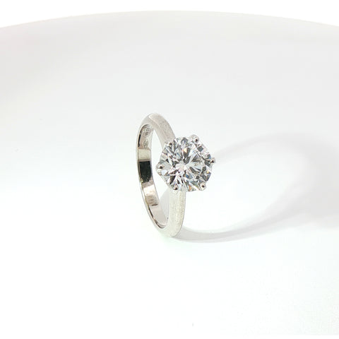 Solitario in oro bianco con diamante Lab-Grown taglio brillante, 2,15 carati.