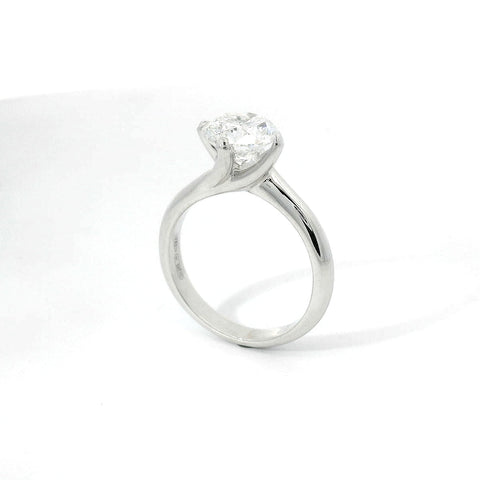 Solitario in oro bianco con diamante lab-grown taglio brillante, 2,02 carati.