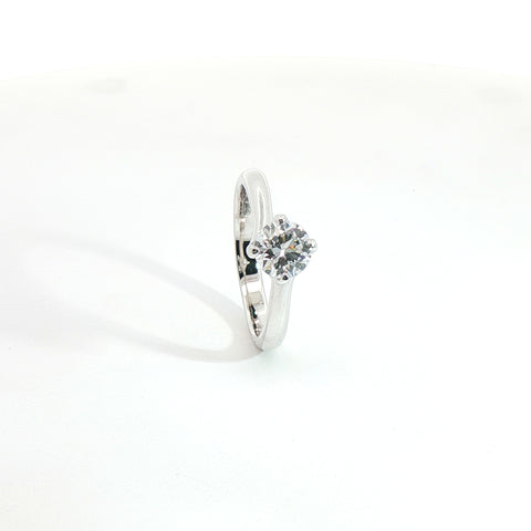 Solitario in oro bianco con diamante Lab-Grown taglio brillante, 0,82 carati.