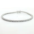 Bracciale tennis in oro bianco con diamanti Lab-Grown taglio brillante, 2,79 carati.