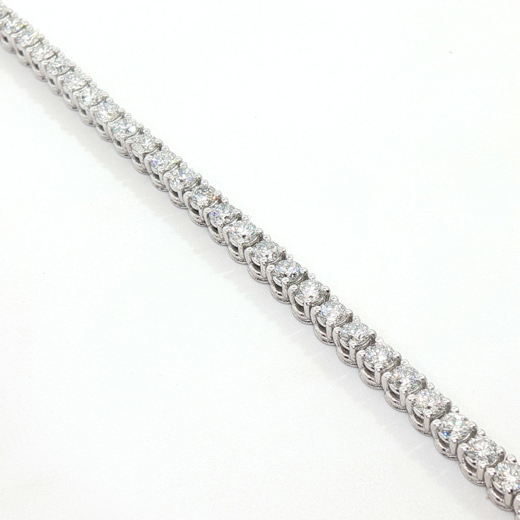 Bracciale tennis in oro bianco con diamanti Lab-Grown taglio brillante, 2,79 carati.