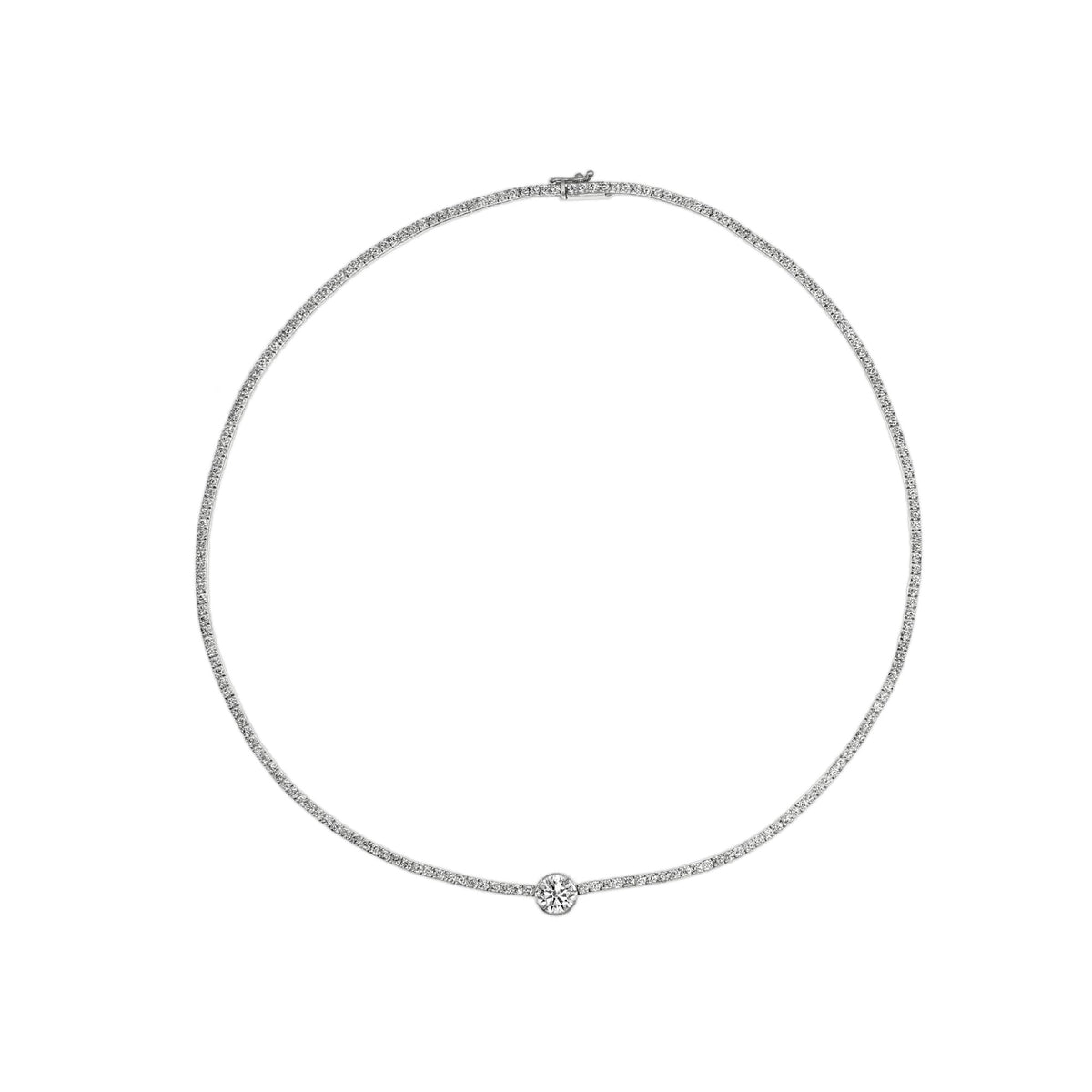 Girocollo Tennis con centrale in oro bianco con diamanti lab-grown taglio brillante, 5,34 carati.