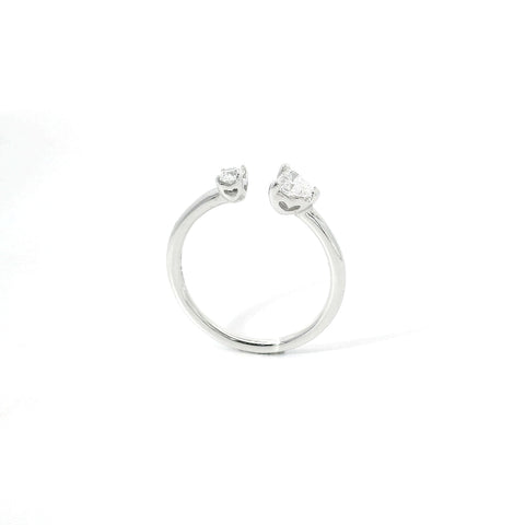 Bilogy aperto in oro bianco con diamanti lab-grown taglio cuore e billante, 0,39 carati.