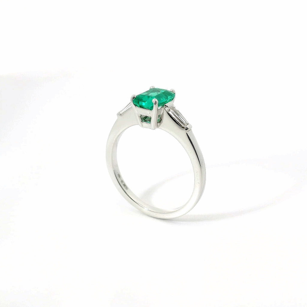 Anello Emerald Taper Wings