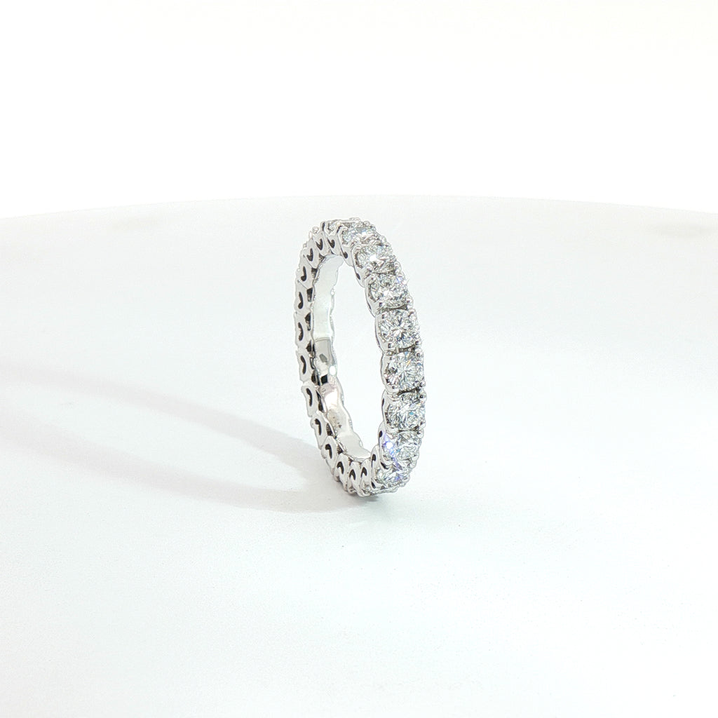 Eternity in oro bianco con diamanti Lab-Grown taglio brillante, 2,06 carati.