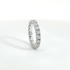 Eternity in oro bianco con diamanti Lab-Grown taglio brillante, 2,75 carati.