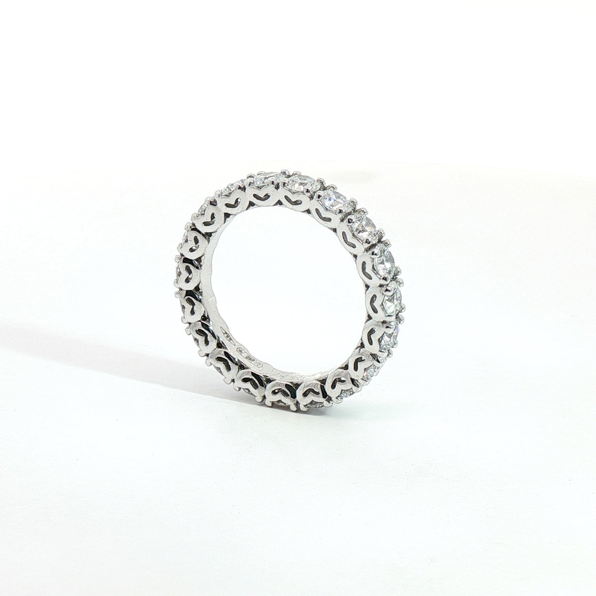 Eternity in oro bianco con diamanti Lab-Grown taglio brillante, 2,75 carati.