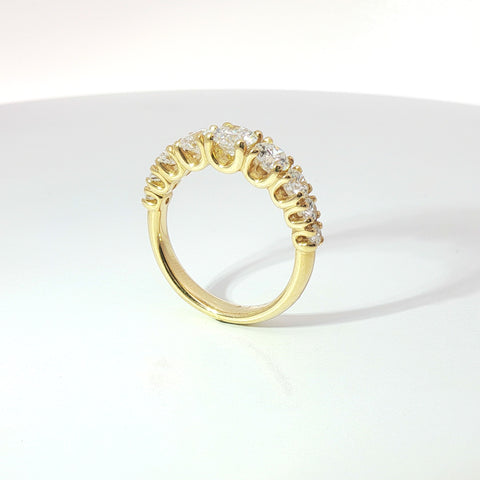 Fedina in oro giallo con diamanti Lab-Grown taglio brillante, 1,73 carati.